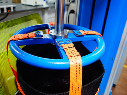 آلة اختبار تأثير الكرسي القياسي